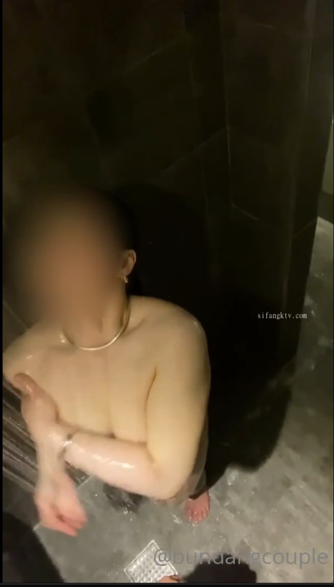 CJOD-404与绝品沐浴液风俗娘温泉中出不伦约会一晚两天的包租痴女服务 明日見未来